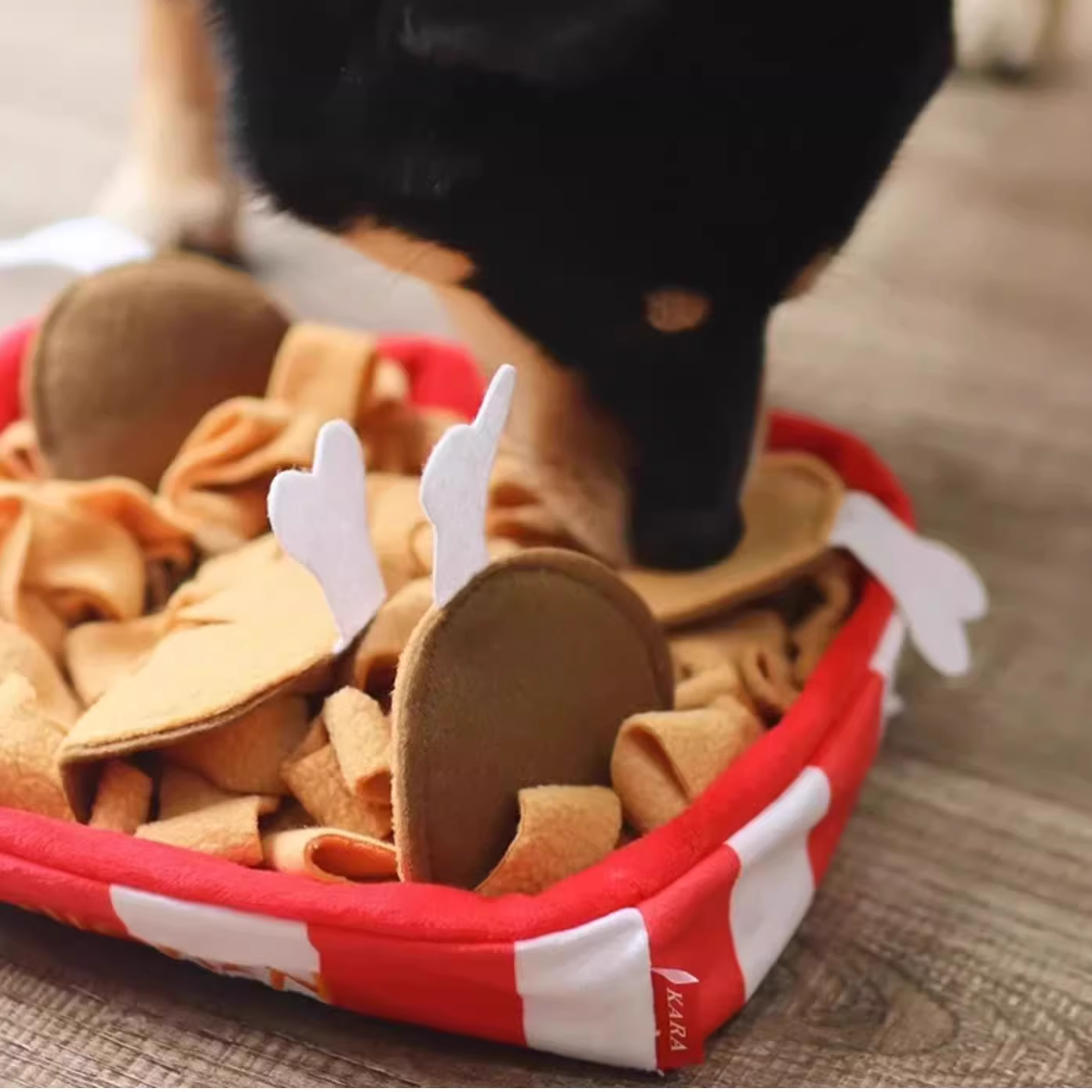 Juguete para esconder golosinas Milou &amp; Lumi Pet Snuffle Mat - Pollo frito